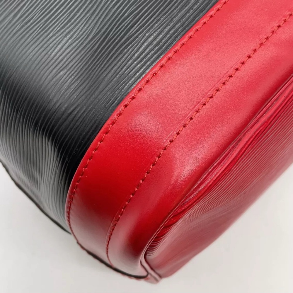 Auth  Louis Vuitton Epi Noe Noir Castilian  Shoulder Bag - Picture 8 of 15